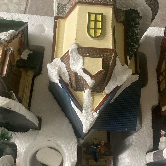 Christmas Village 30 Piece Set - Picture 9 of 16